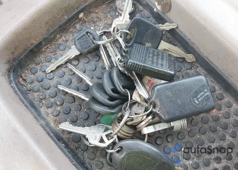 2005 Chevrolet Tahoe Z71 from USA, damaged, VIN 1GNEK13T85R121624